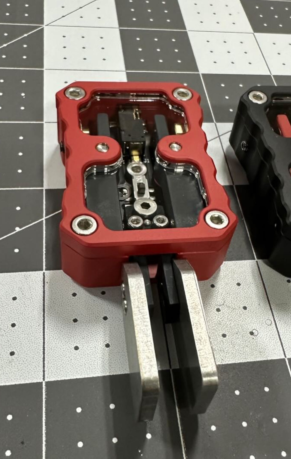 Nameless v0 Firehouse Red / Black