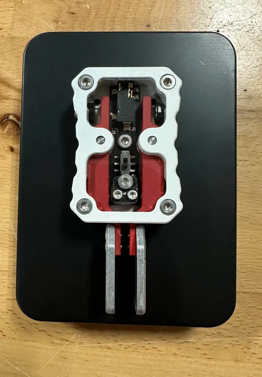 Nameless v0 80's Stormtrooper White with Red Arms
